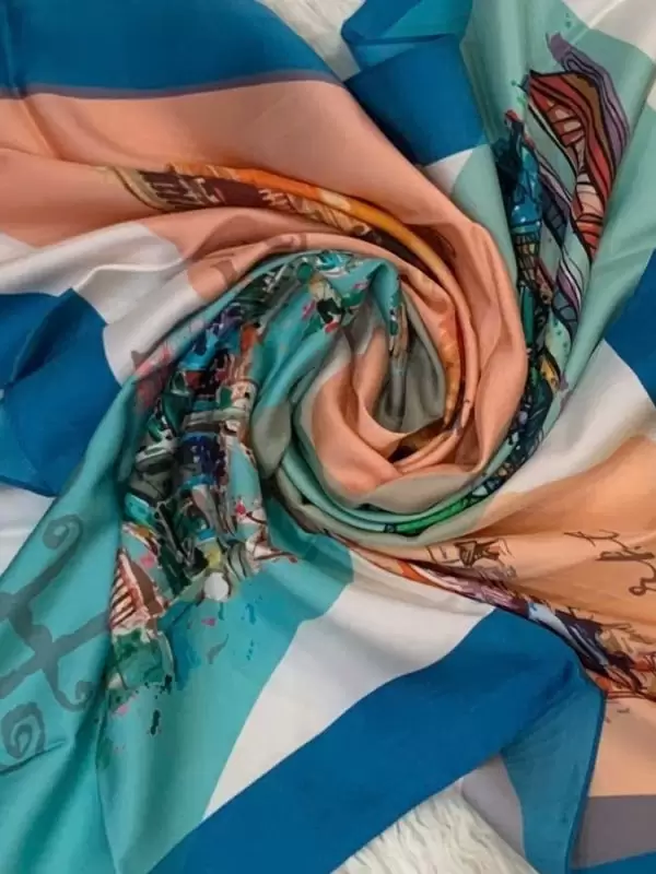 Khăn lụa tơ tằm in họa tiết nghệ thuật