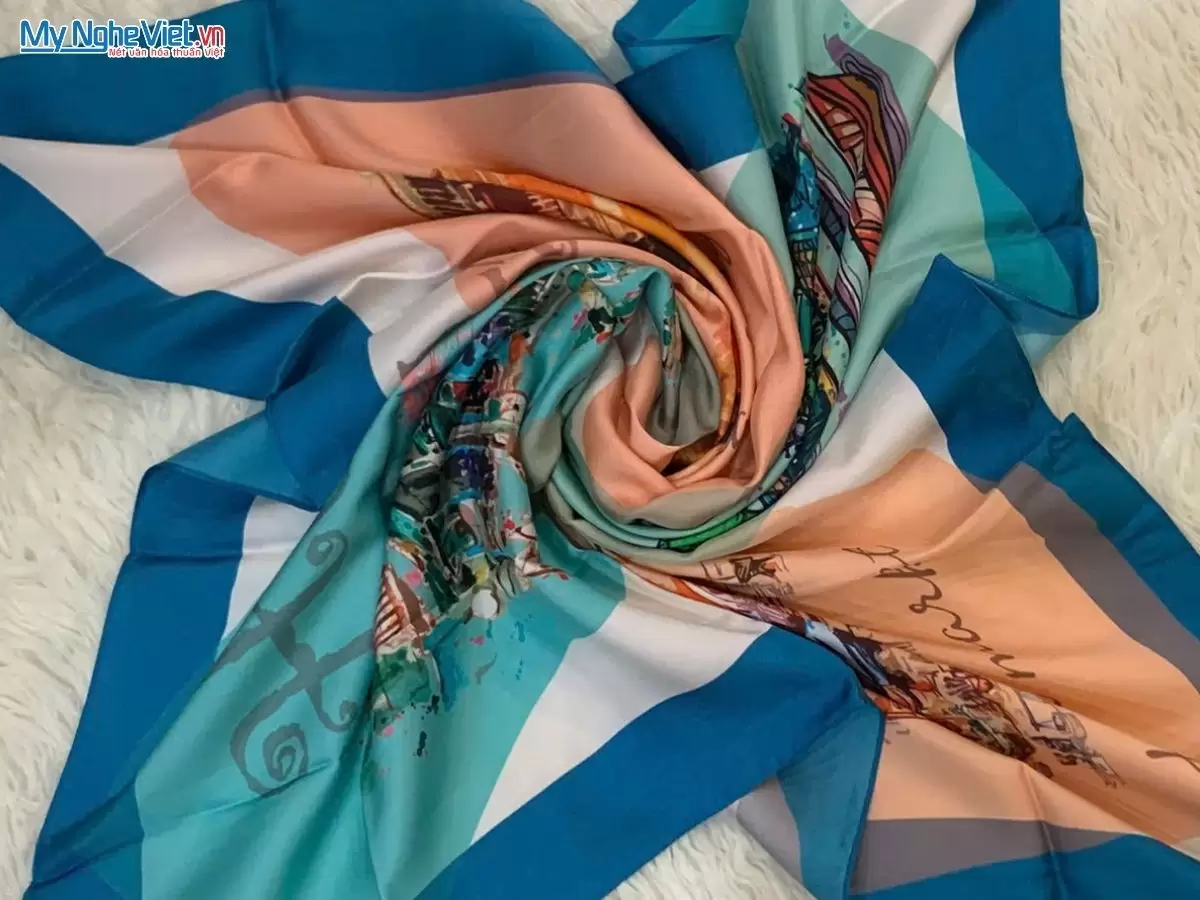 Khăn lụa tơ tằm in họa tiết nghệ thuật