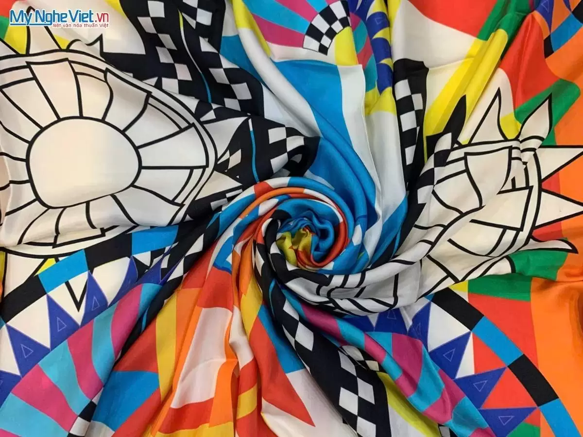 Khăn lụa tơ tằm in họa tiết nghệ thuật