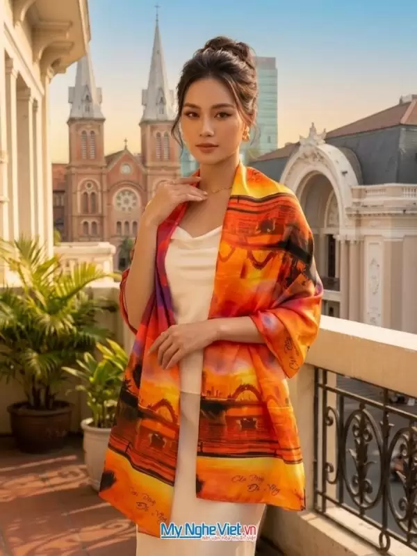 Khăn lụa tơ tằm in họa tiết nghệ thuật cao cấp