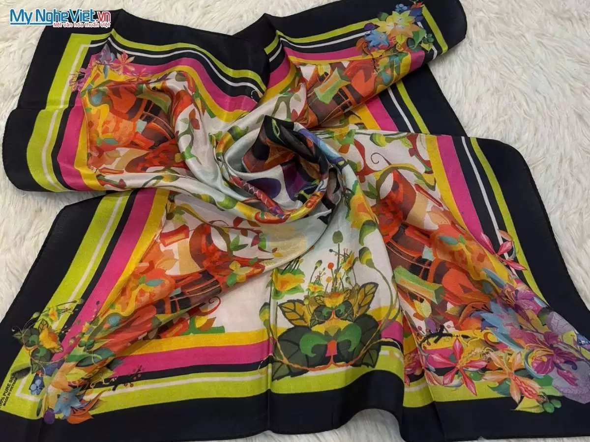 Khăn lụa tơ tằm in họa tiết nghệ thuật