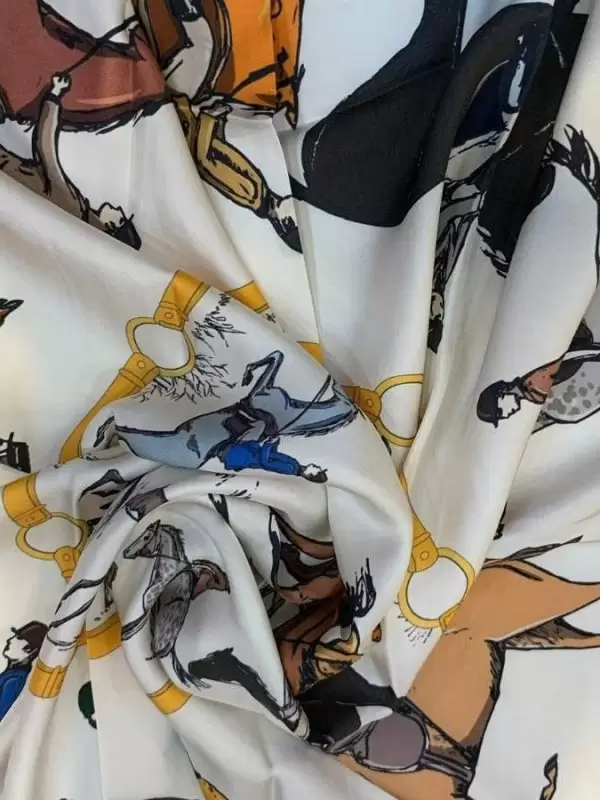 Khăn lụa tơ tằm in họa tiết nghệ thuật