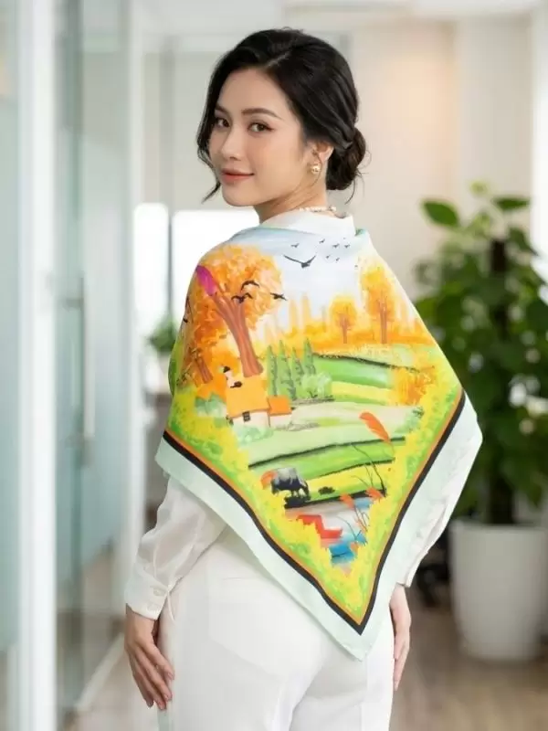 Khăn lụa tơ tằm in họa tiết nghệ thuật