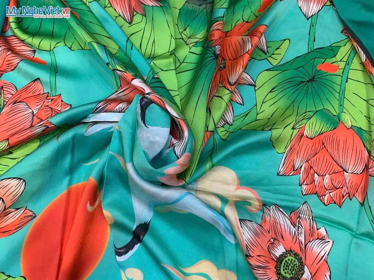 Khăn lụa tơ tằm in họa tiết nghệ thuật