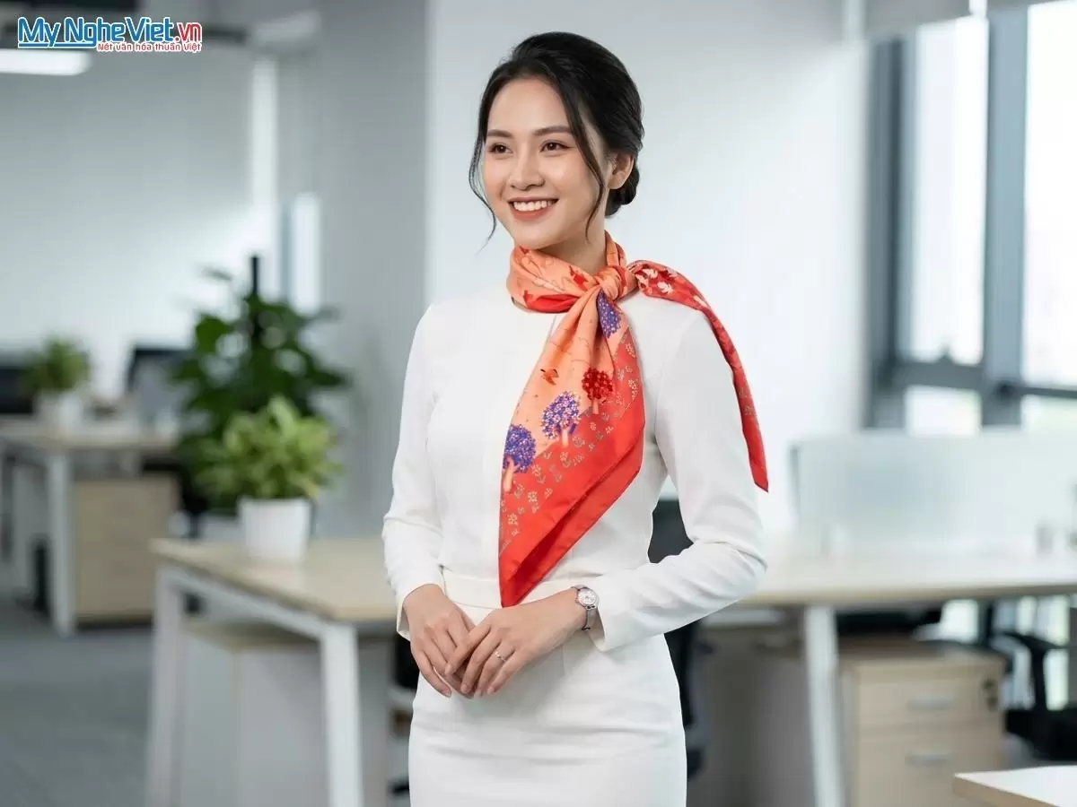 Khăn lụa tơ tằm in họa tiết nghệ thuật