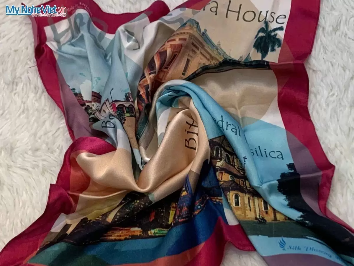 Khăn lụa tơ tằm in họa tiết nghệ thuật