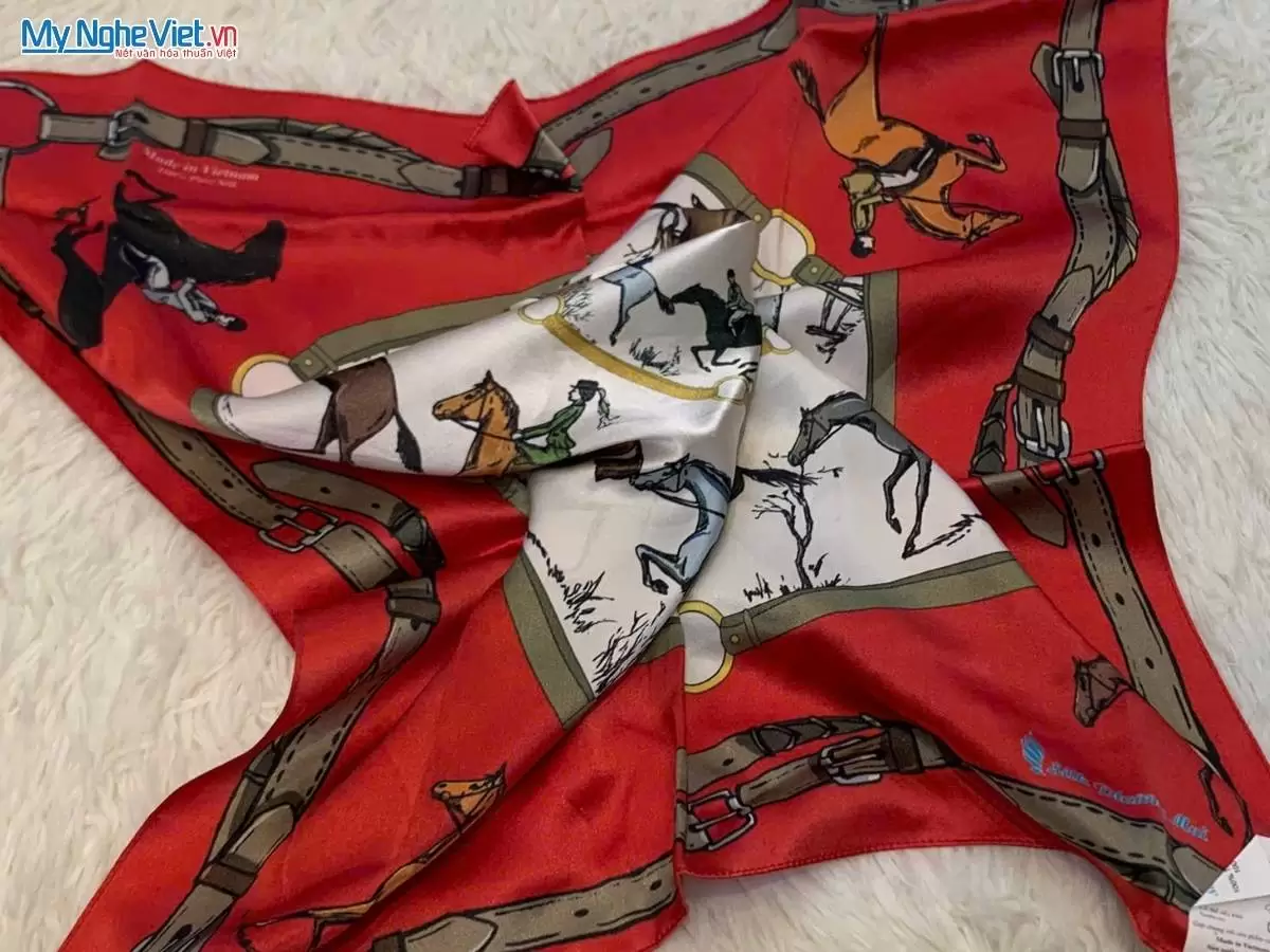 Khăn lụa tơ tằm in họa tiết nghệ thuật