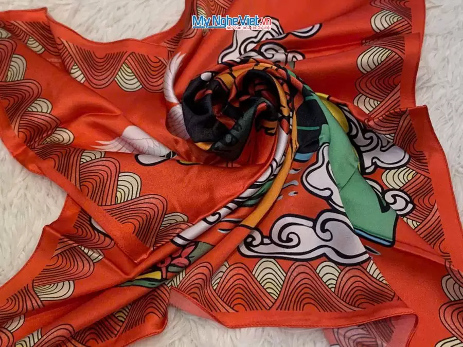 Khăn lụa tơ tằm in họa tiết nghệ thuật cao cấp