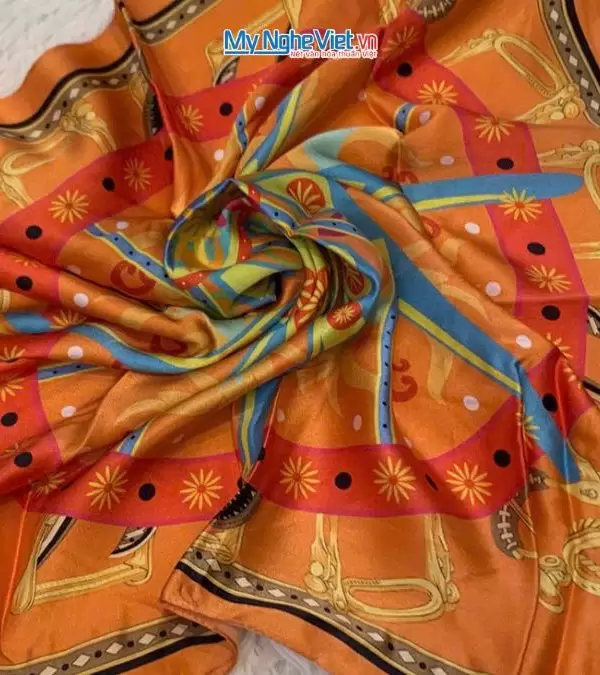 Khăn lụa tơ tằm in họa tiết nghệ thuật cao cấp