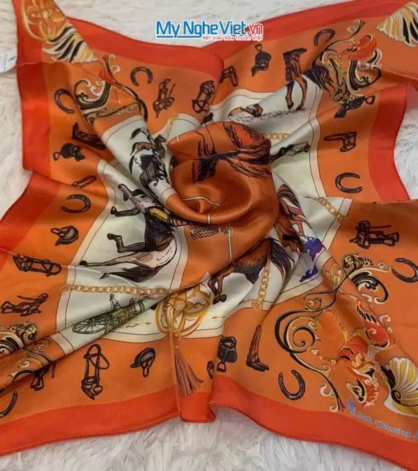 Khăn lụa tơ tằm in họa tiết nghệ thuật cao cấp
