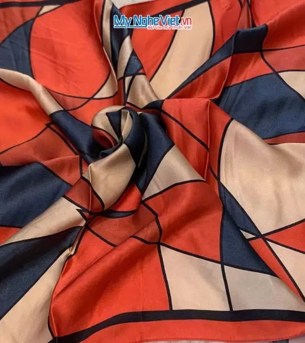 Khăn lụa tơ tằm in họa tiết nghệ thuật cao cấp