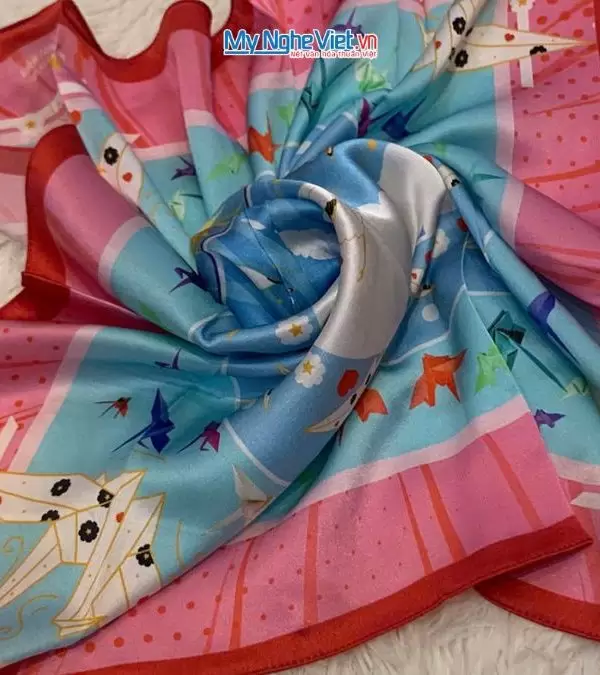 Khăn lụa tơ tằm in họa tiết nghệ thuật cao cấp