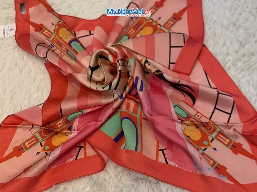 Khăn lụa tơ tằm in họa tiết nghệ thuật cao cấp