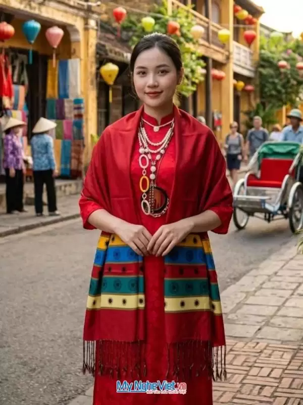 Khăn Lụa Trống Đồng Văn Miếu Quốc Tử Giám 36x180cm Nền Đỏ MNV-KLLS36180-15