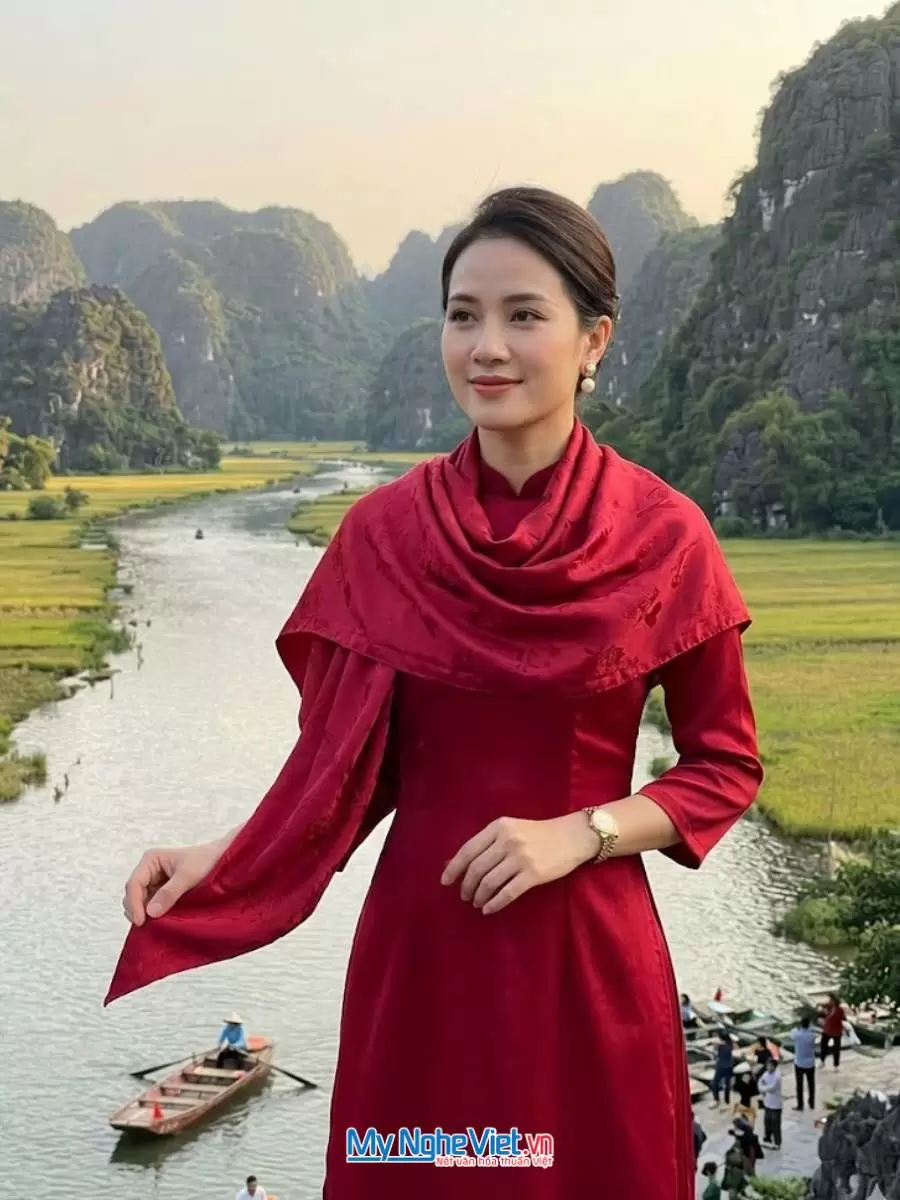 Khăn lụa Hà Động họa tiết cá sen 100% silk đỏ đậm 110x110 KLNL0001-2