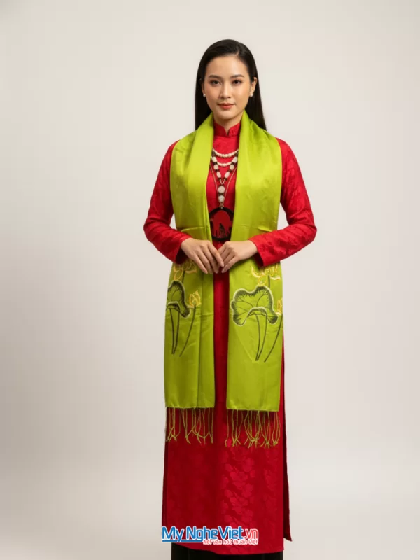 Khăn Lụa Tơ Tằm Thêu Hoa Sen Màu Xanh Lá