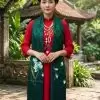 Khăn lụa tơ tằm thêu hoa màu xanh đậm
