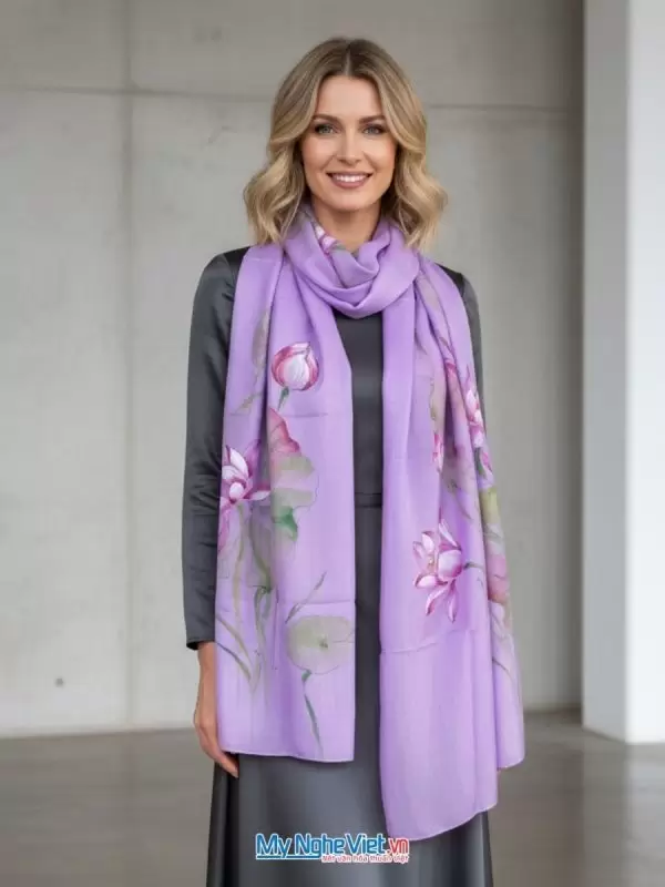 Khăn lụa tơ tằm vẽ sen cao cấp 100% silk