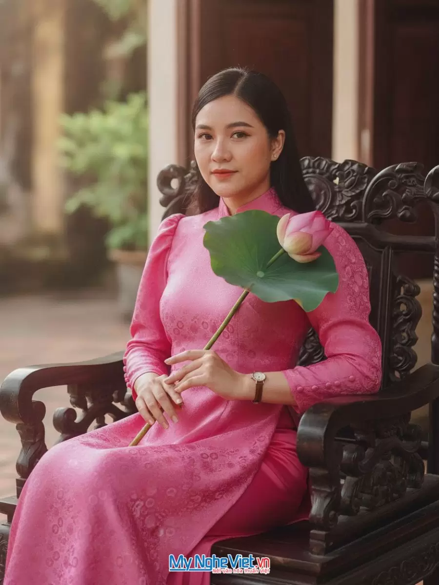 Áo dài lụa tơ tằm họa tiết hồng thọ màu hồng