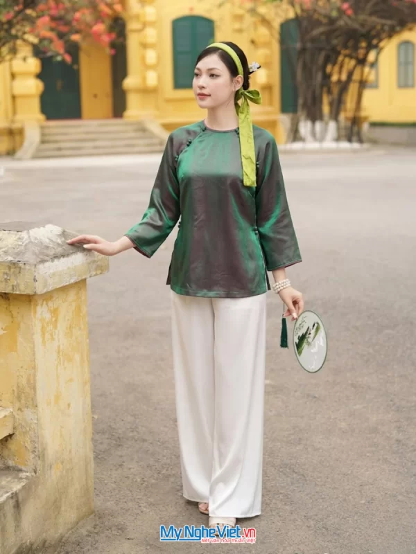 Áo lụa tơ tằm may sẵn họa tiết trơn