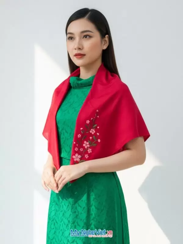 Khăn lụa tơ tằm vuông vẽ tay hoa nhiều mẫu