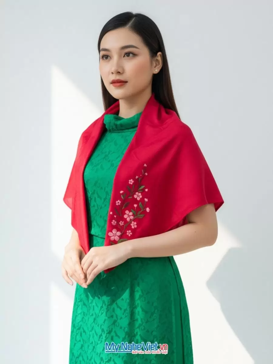 Khăn lụa tơ tằm vuông vẽ tay hoa nhiều mẫu