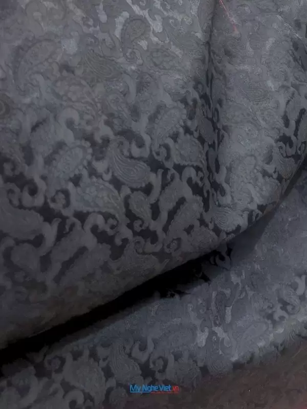 Alternative view of Vải Lụa Hà Đông Đuôi Công Đen khổ 90cm (3.7m)