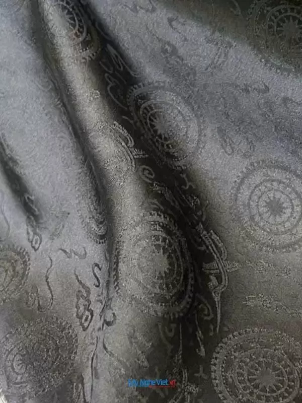 Alternative view of Vải Lụa Hà Đông Trống Đồng Đen khổ 90cm (3.7m)