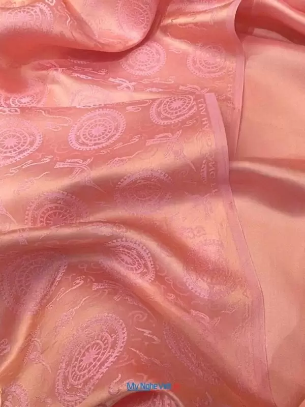 Alternative view of Vải Lụa Hà Đông Trống Đồng Hồng Cam khổ 90cm (3.7m)