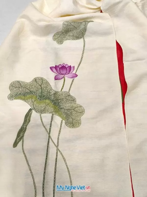 Khăn lụa đũi tơ tằm thêu tay hoa sen 100% silk cao cấp
