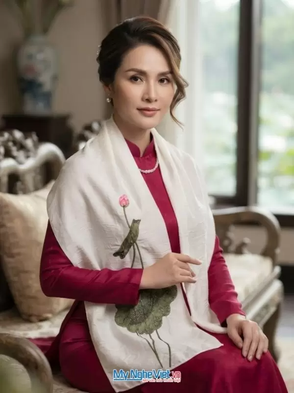 Khăn lụa đũi tơ tằm thêu tay hoa sen 100% silk cao cấp
