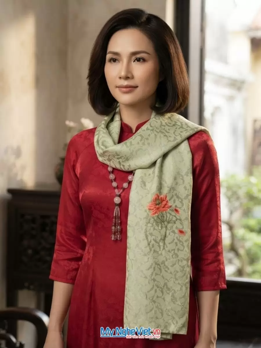 Khăn lụa tơ tằm thêu tay cao cấp